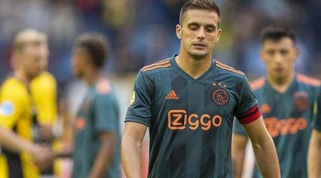 樊振东在落 樊振东在落